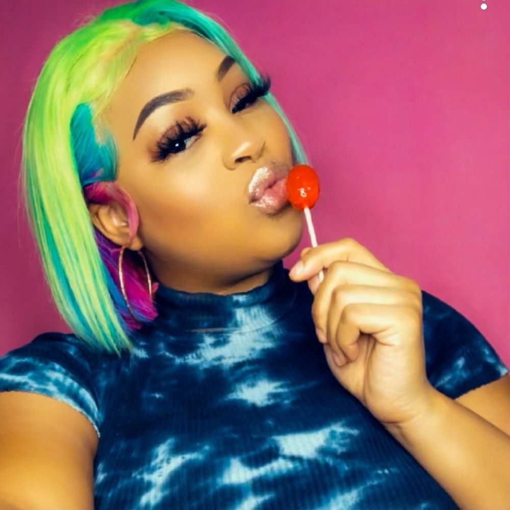 Meet your Posher, Monet